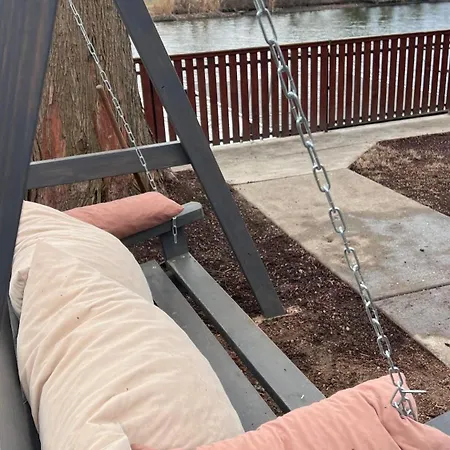 Baba Neni Nyaraloja Nyaraló